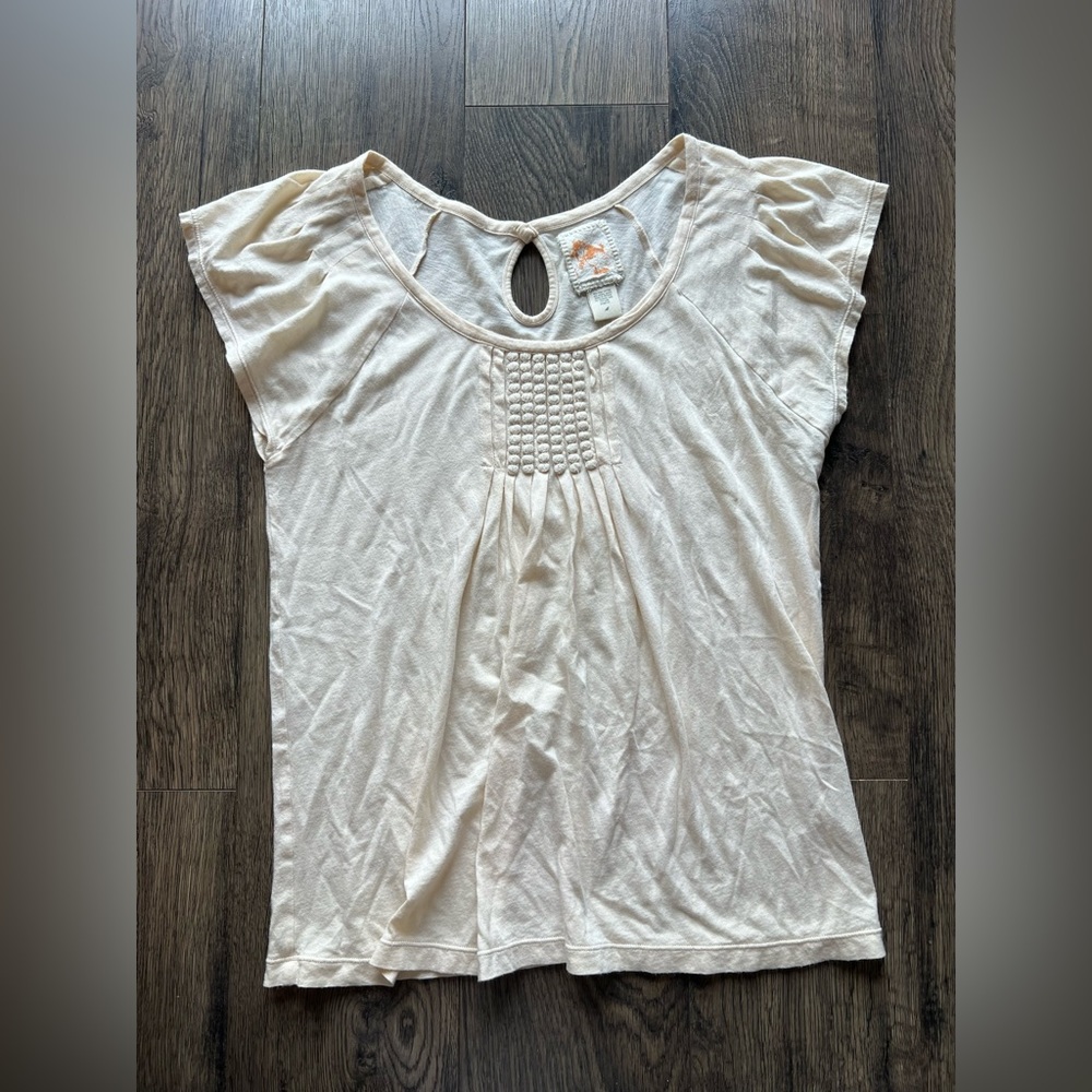 Cream Anthropologie Woman’s Shirt - Size Small